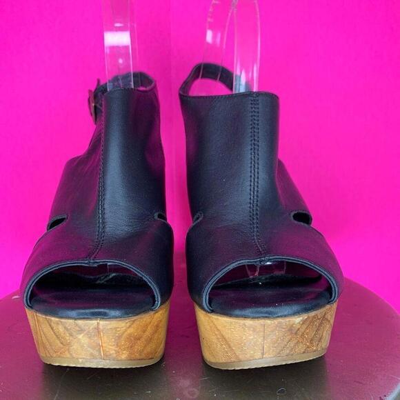 Five Worlds By Cordani Cabo Black Leather Peep Toe Wood Platform Sandal Sz 7 - Picture 2 of 6
